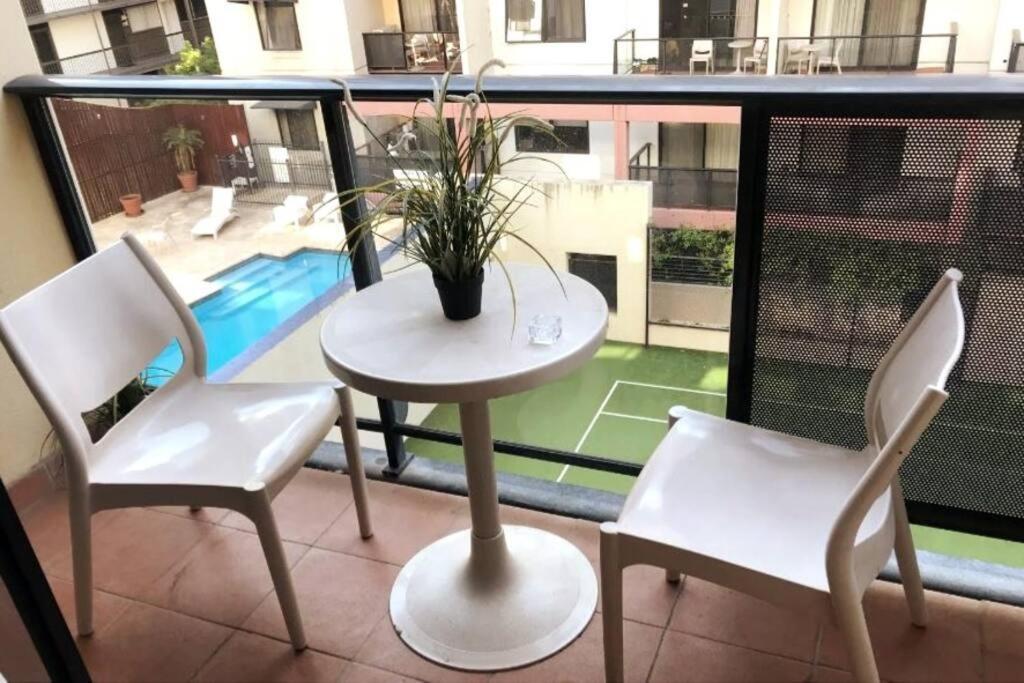 City & Lakeside With Free Parking, Pool And 10 Mins Walk Into The City Perth Eksteriør billede