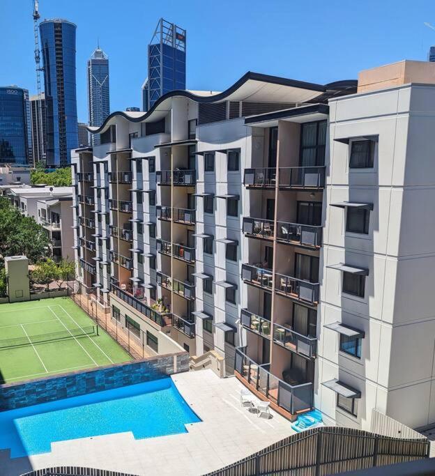 City & Lakeside With Free Parking, Pool And 10 Mins Walk Into The City Perth Eksteriør billede